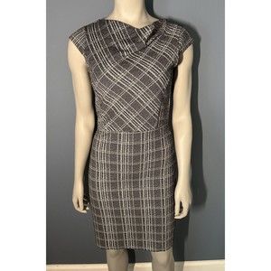 Banana Republic Dress - Black / White - Knee Length - Size 2 - Soft Cute - Cowl